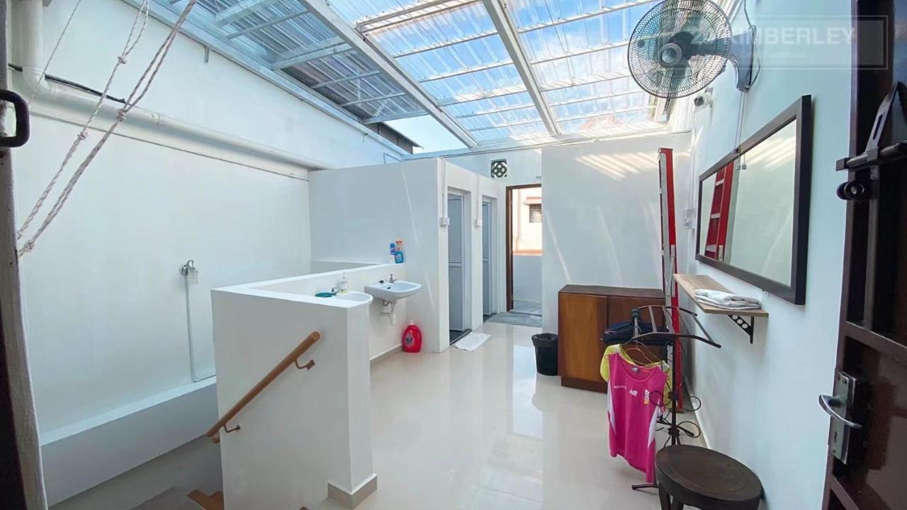 24 Kimberley Hotell George Town Exteriör bild