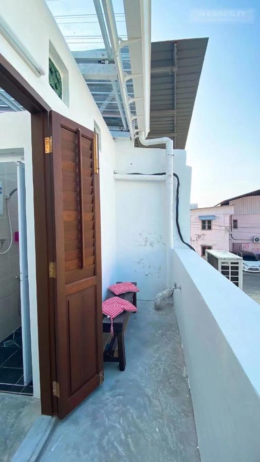 24 Kimberley Hotell George Town Exteriör bild